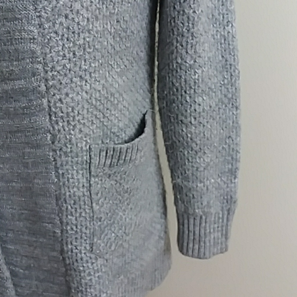 Beautiful Sweater - Picture 2 of 5